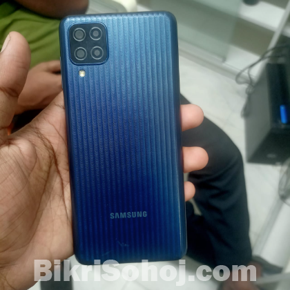Samsung m12